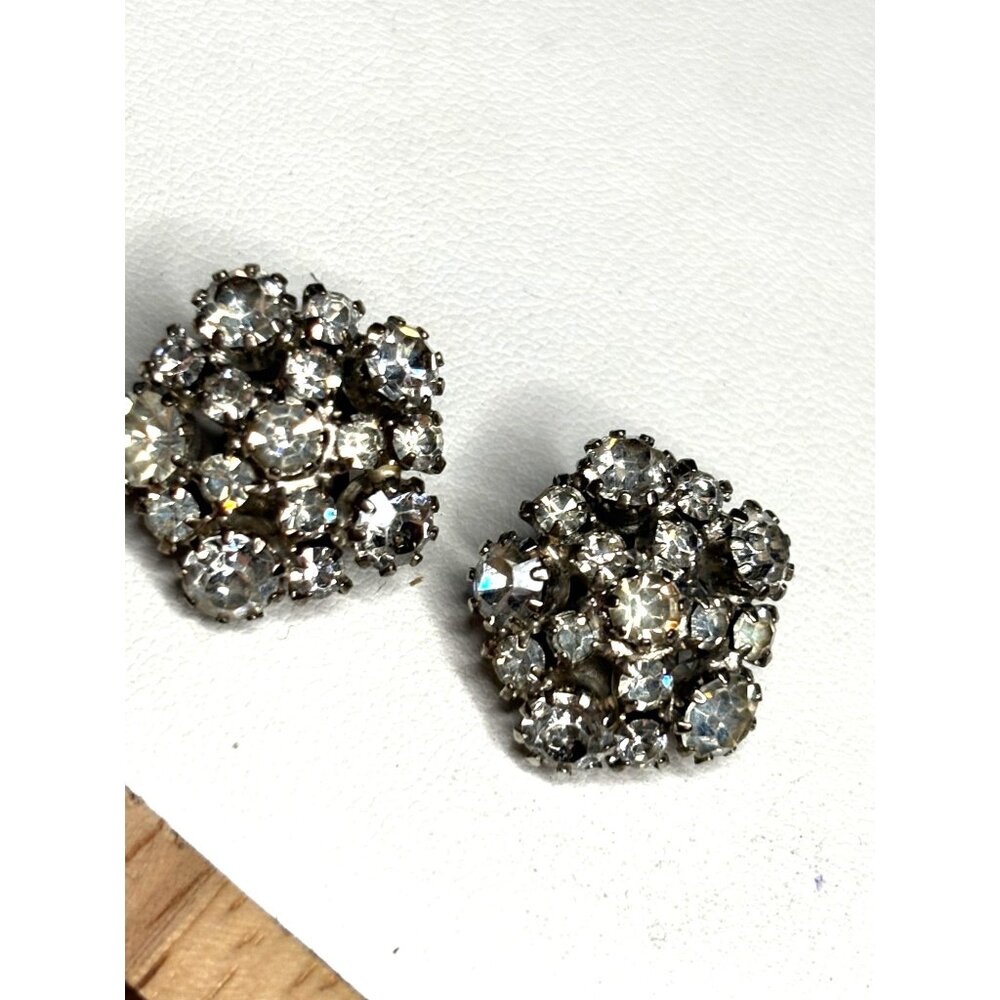 Vintage Austrian Rhinestone Clip-On Earrings In Silver Tone Boxed